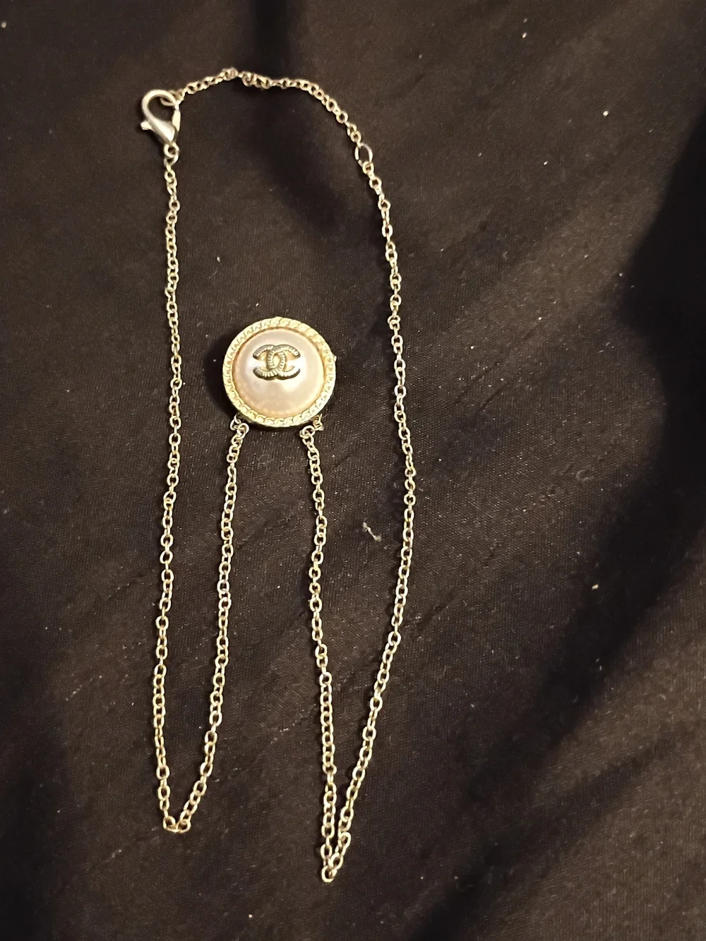 Vintage Chanel Gold Pearl Button Pendant Necklace - Cream/Gold